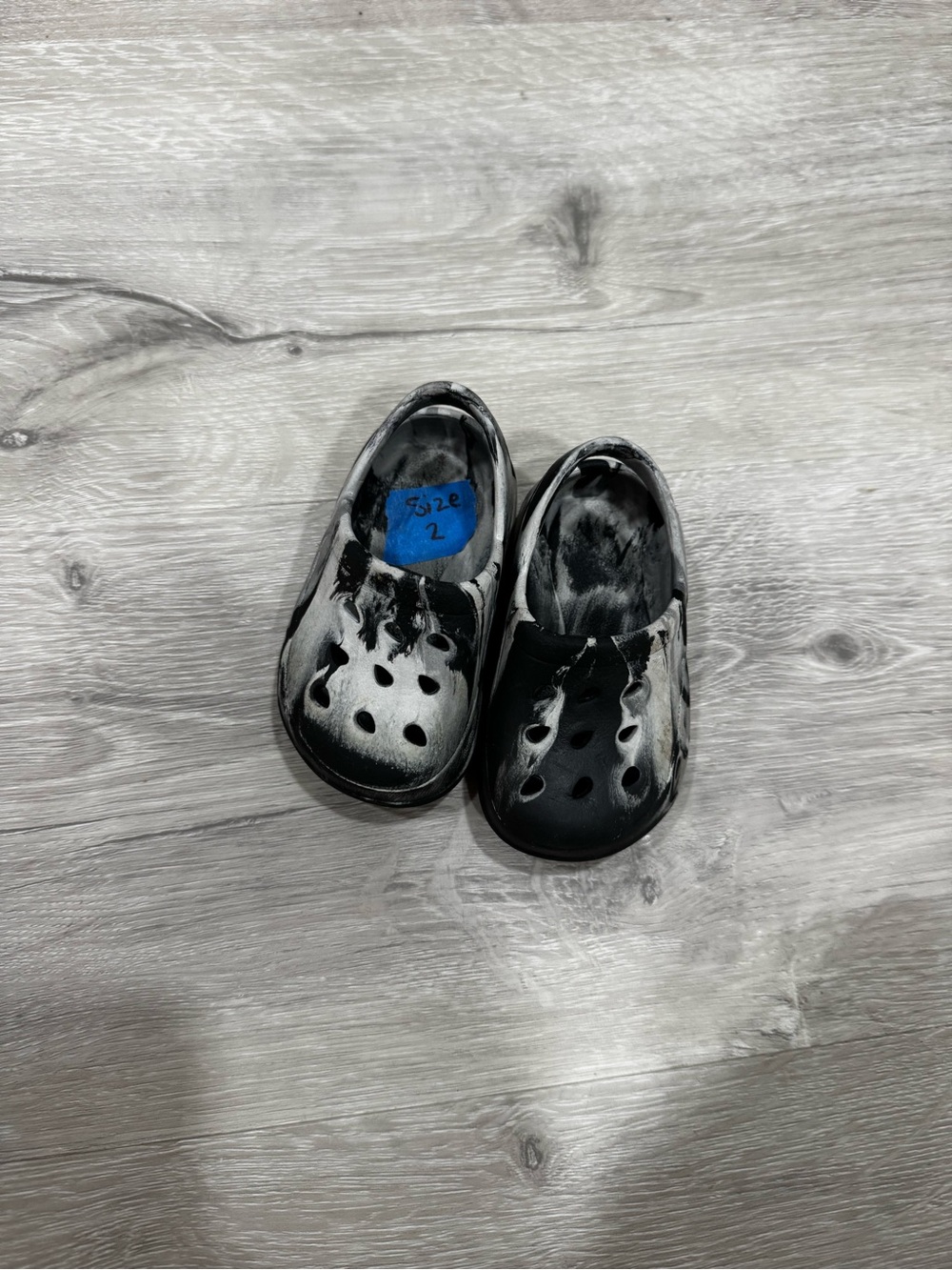 Capelli New York Kids Black & Gray Baby Slip-On Clog Shoes Size 2
